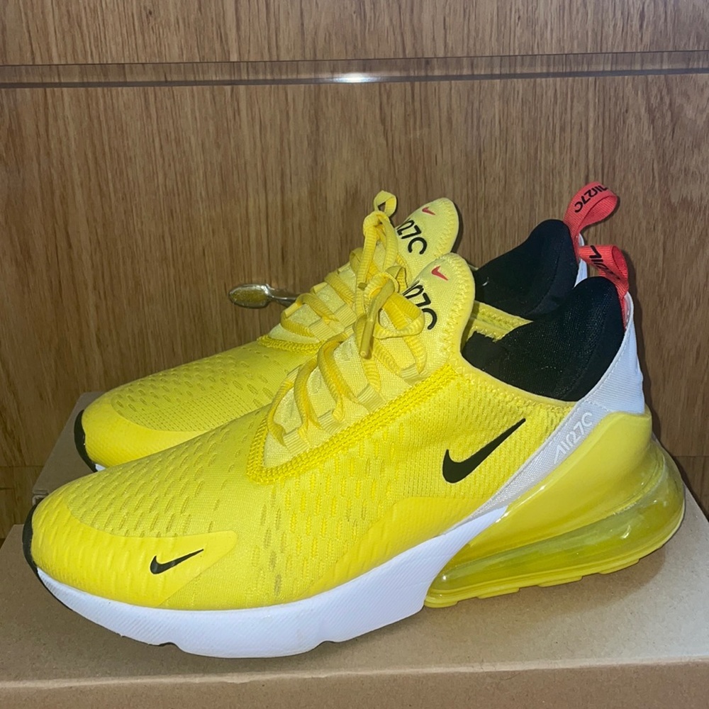 Nike Women’s “Yellow Strike” Air Max 270s (Size 11)